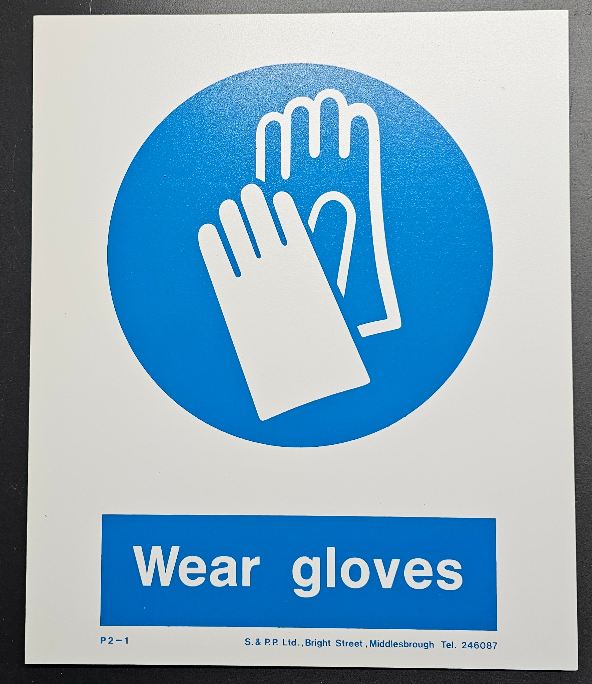 129. WEAR GLOVES (PVC BOARD)