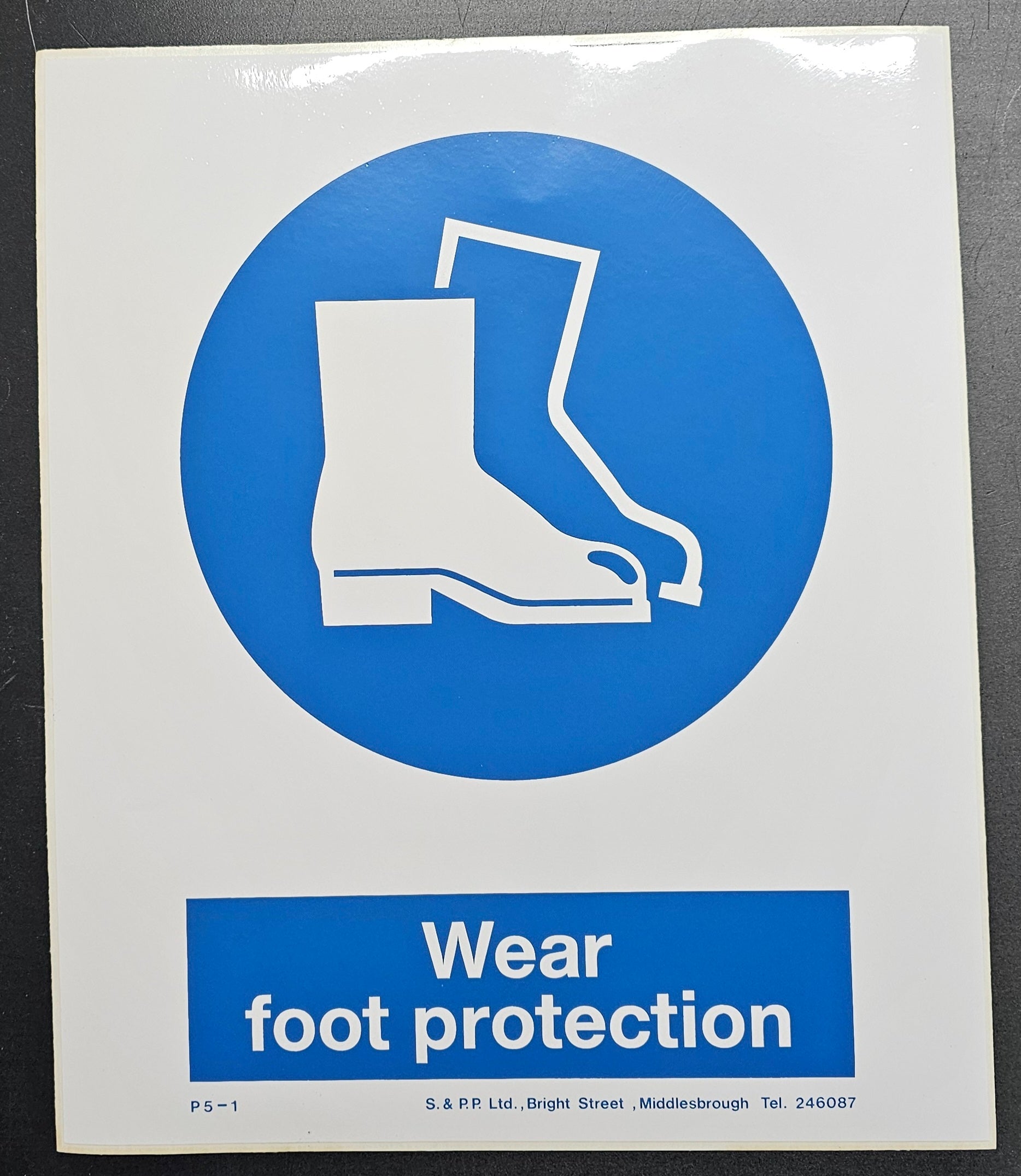 133.WEAR FOOT PROTECTION (STICKER)