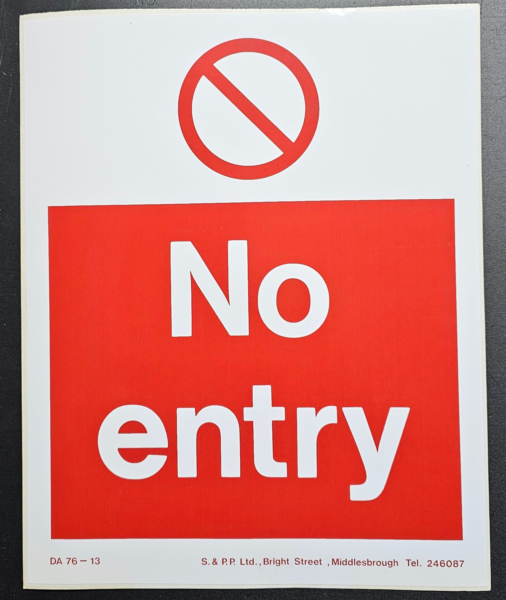 163. NO ENTRY (STICKER)