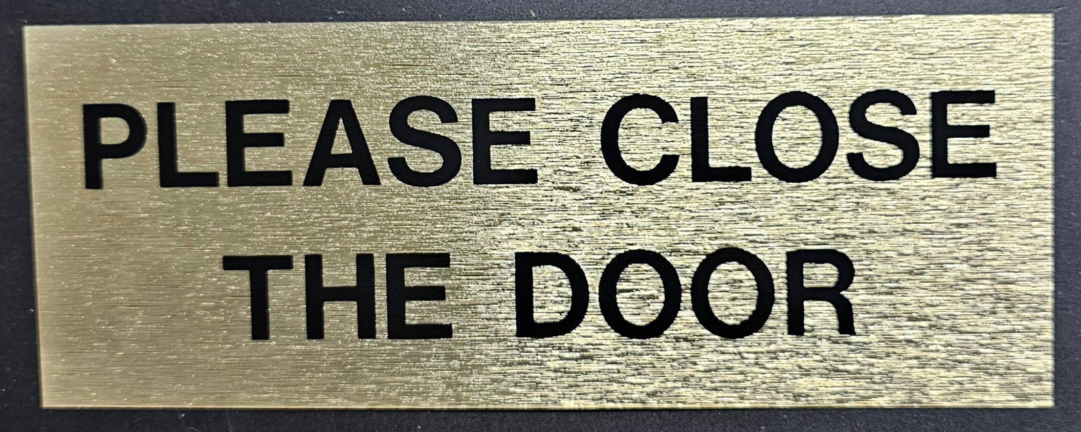 198. PLEASE CLOSE THE DOOR (STICKER)