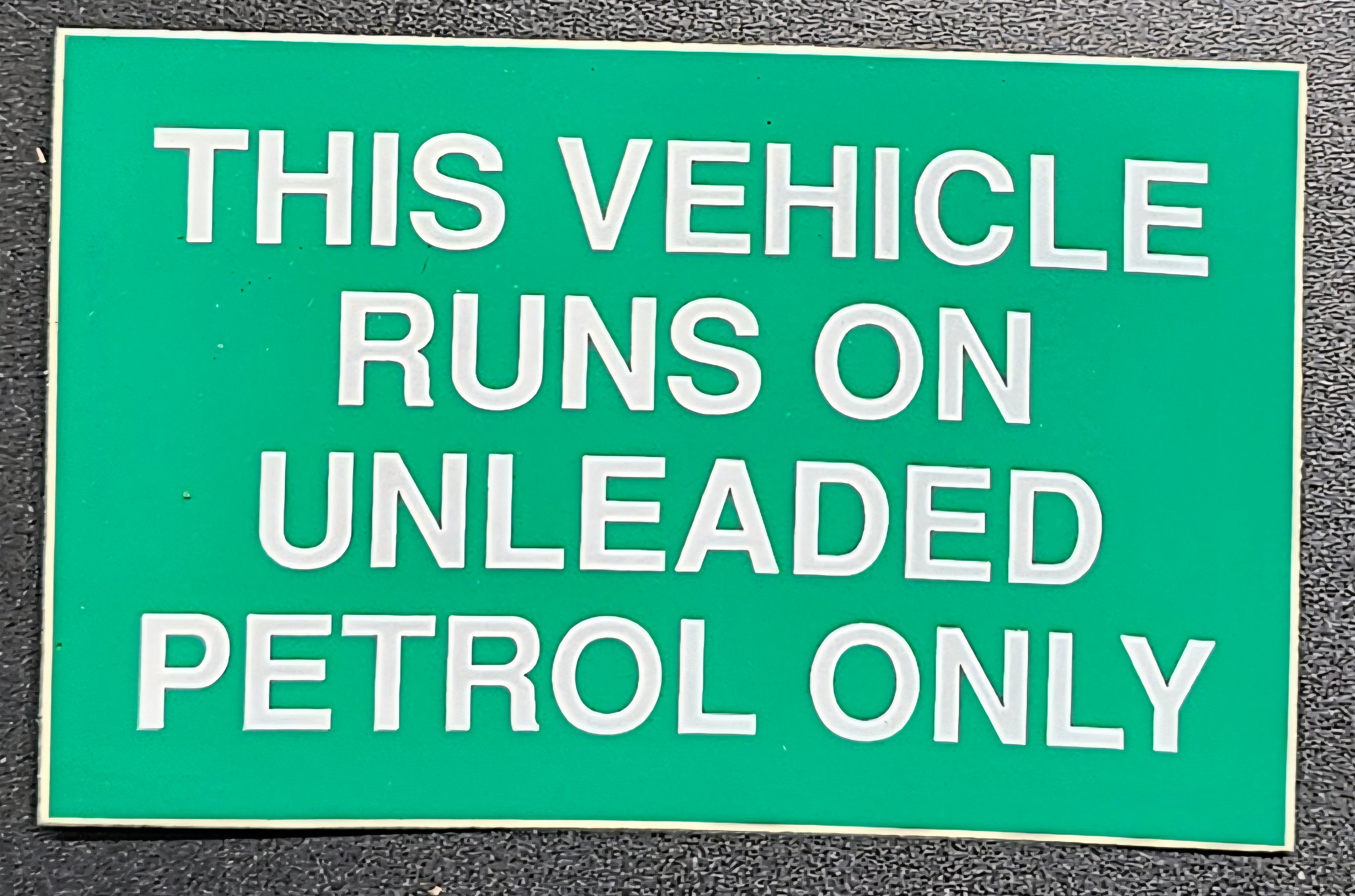 235. THIS VEHICLE RUNS ON UNLEADED PETROL ONLY (STICKER)